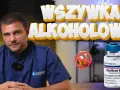 Lekarz wyjaśnia, jak działa esperal (Disulfiram WZF) w leczeniu alkoholizmu. Na zdjęciu widać buteleczkę z tabletkami i symbol zakazu spożywania alkoholu.